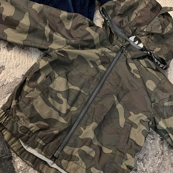 Baby boy size 18-24months - Picture 2 of 3